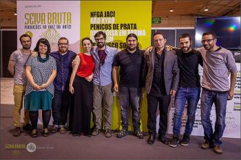 Uma Coisa em Forma de Assim - Seiva Bruta